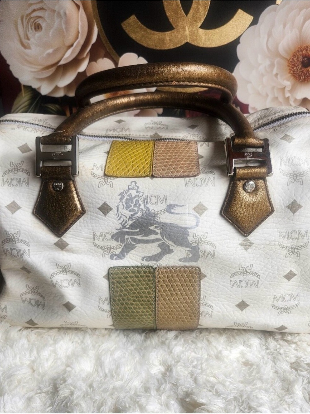 MCM Visetos Lion Boston Bag White Special Edition Multicolor Bag GUC